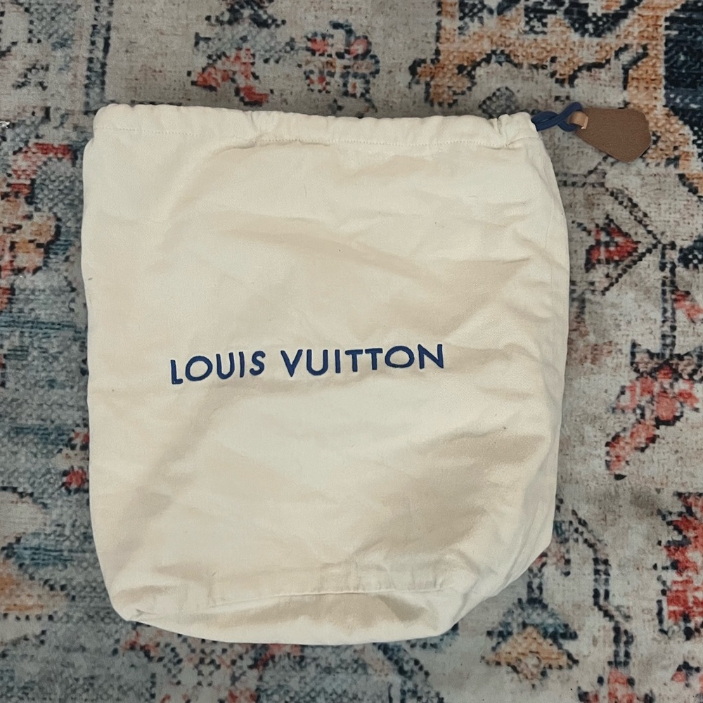 Dust bag